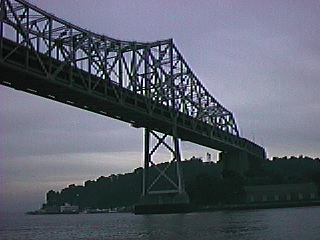 D01-09-BayBridge.jpg (16384 bytes)