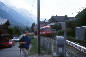 E98B29-TrainInChamonix.jpg (25684 bytes)